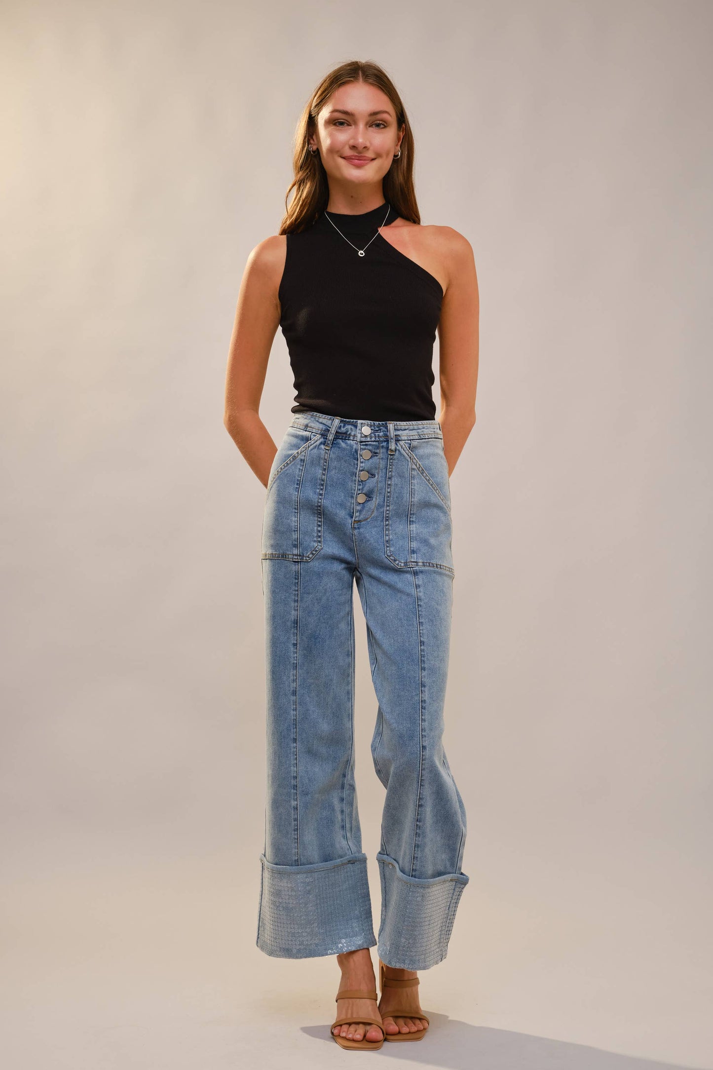 91247P - Cuffed Bottom With Sequins Detailed Jeans: LIGHT WASH