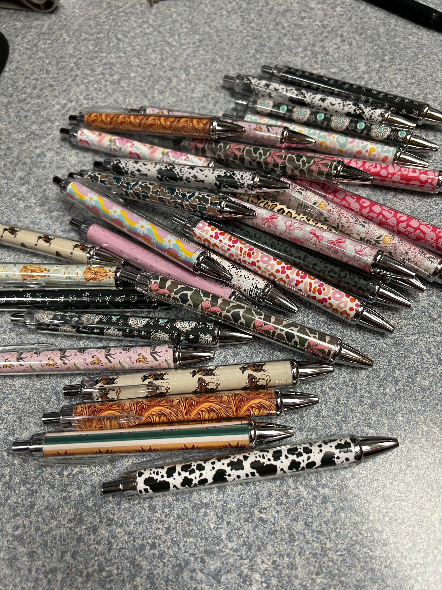 ASSORTED PENS