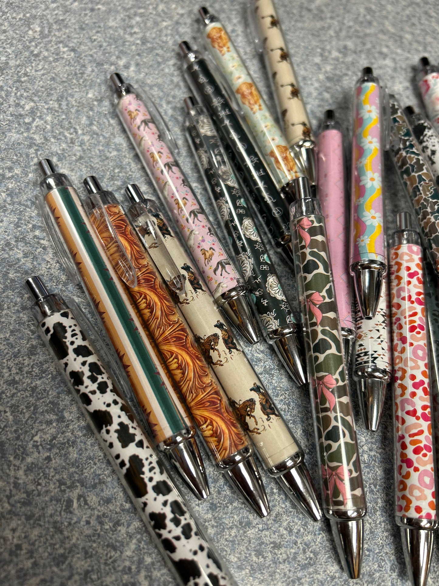 ASSORTED PENS