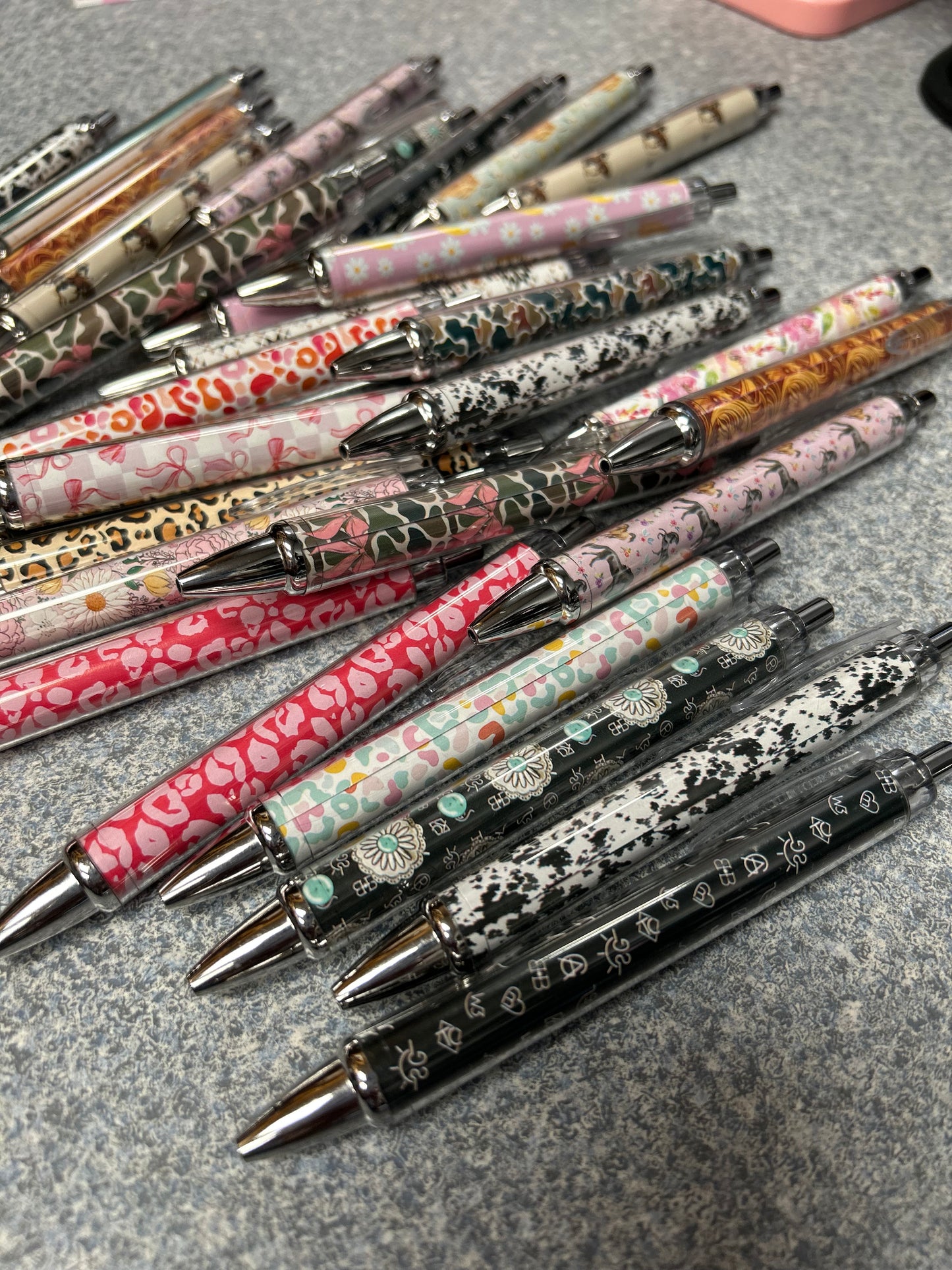 ASSORTED PENS