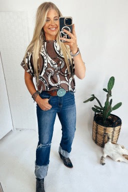 Brown Lucky Horseshoes Graphic Round Neck T-shirt