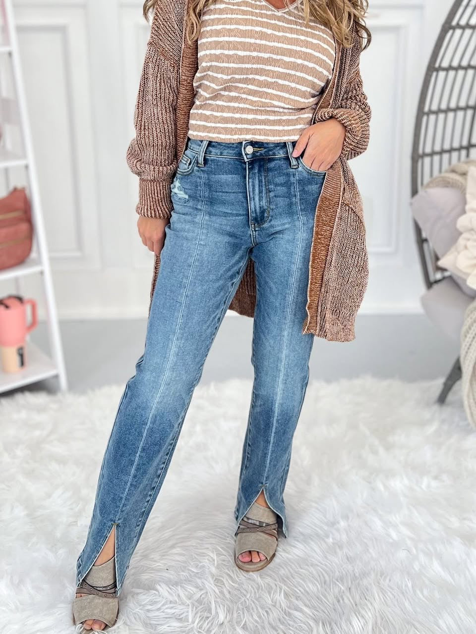 JUDY BLUE SLIM STRAIGHT. HIGH WAIST