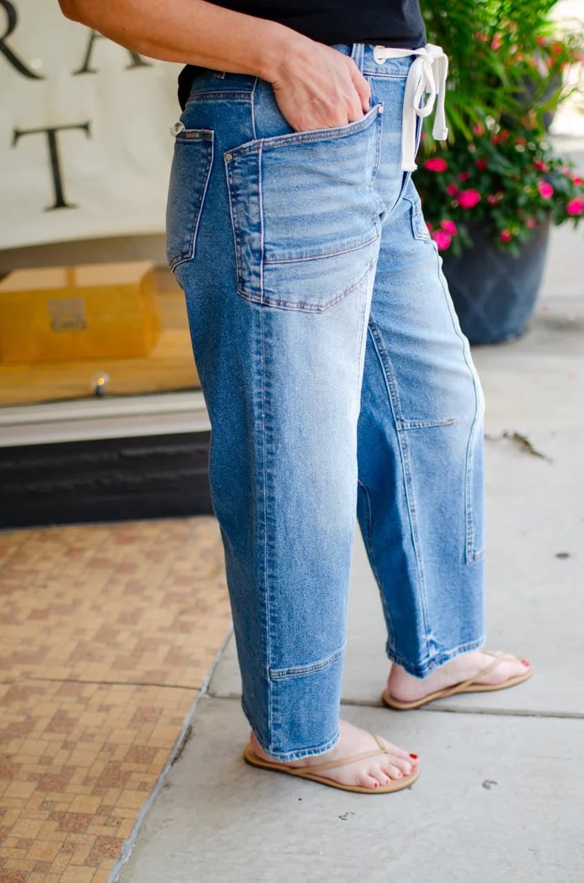 RISEN SLOUCHY CROP BARREL EYELET WAISTBAND DETAILS JEANS