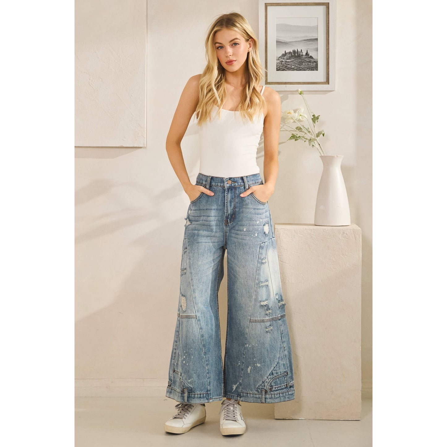 UPSIDE-DOWN DENIM CAPRI PANTS