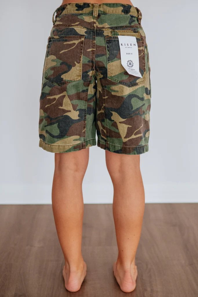 RISEN CAMO SLOUCHY JORTS