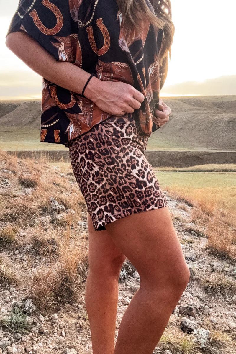 THE LUCKY HORSE SHOE TOP