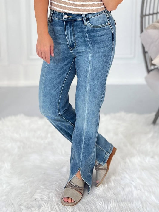 JUDY BLUE  SLIM STRAIGHT. HIGH WAIST