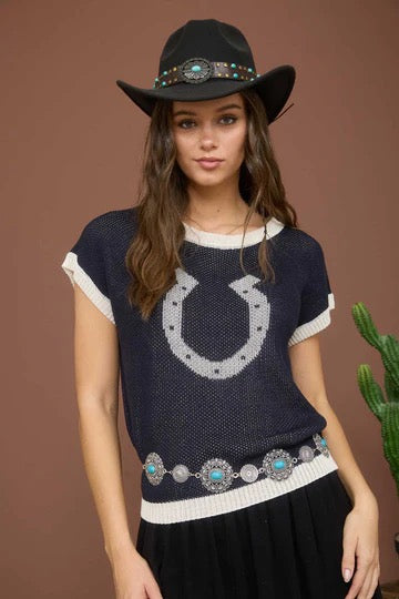 HORSESHOE SHORT SLEEVE KNIT SWEATER