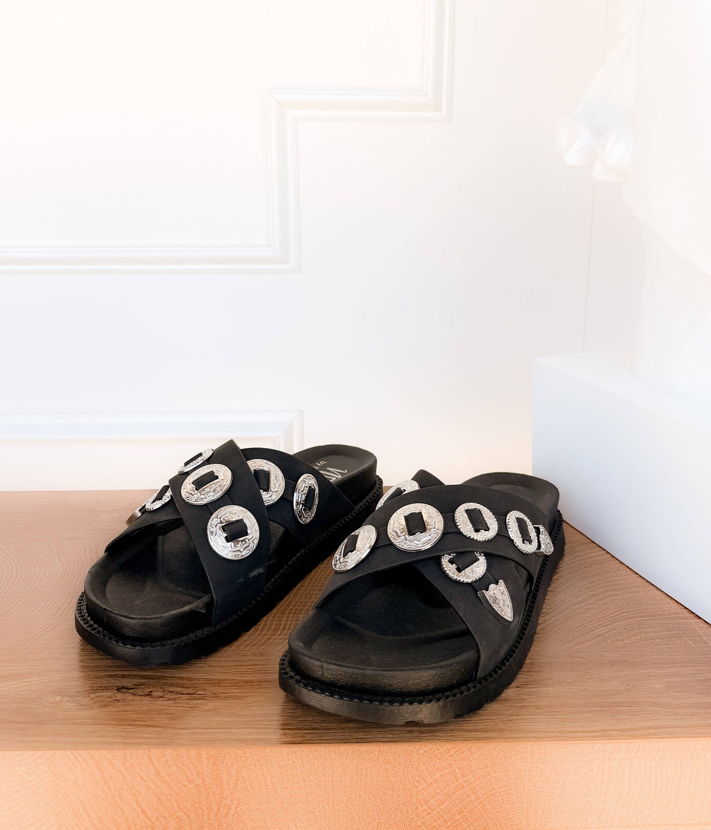 Calanthe Western Concho Sandal in Black: 7