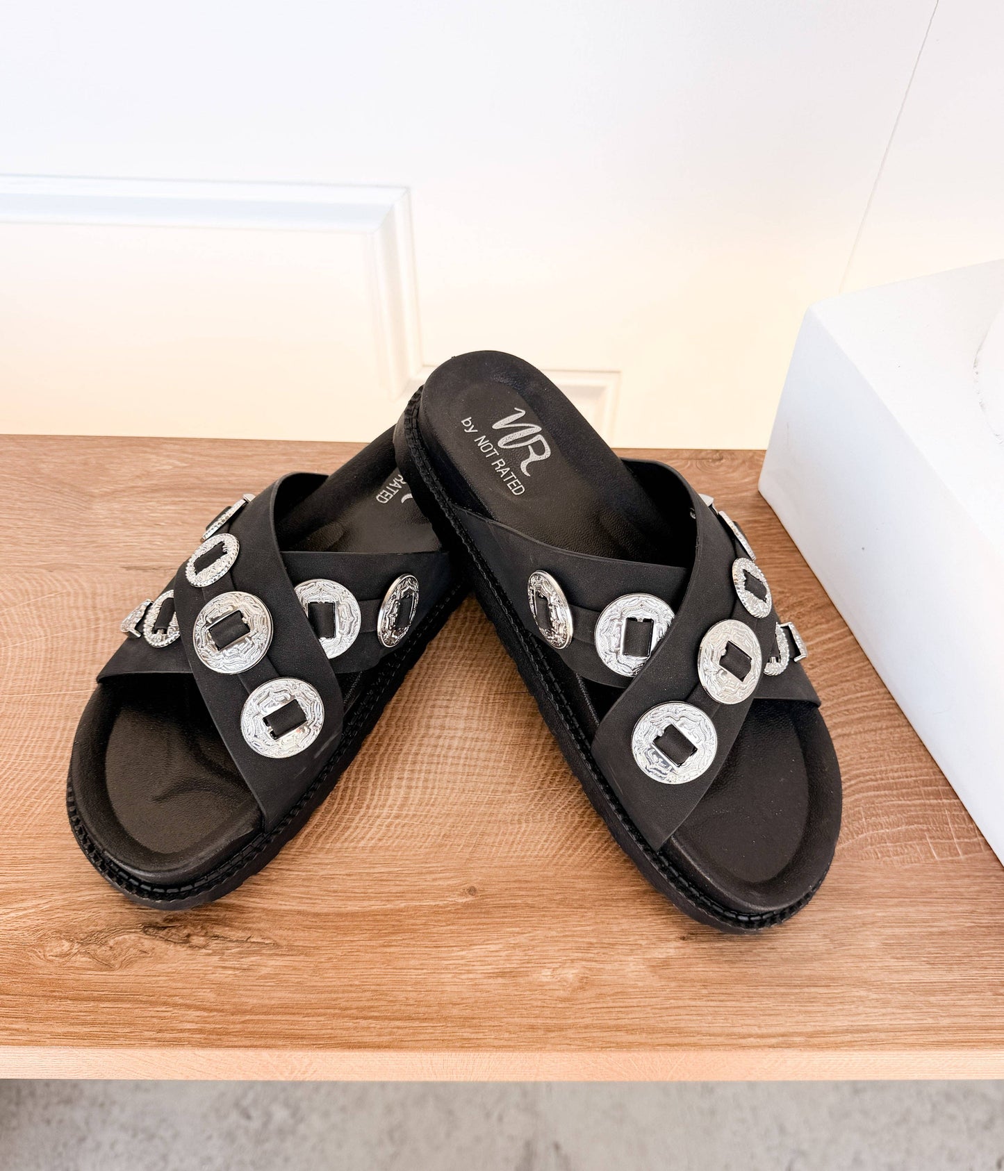 Calanthe Western Concho Sandal in Black: 8