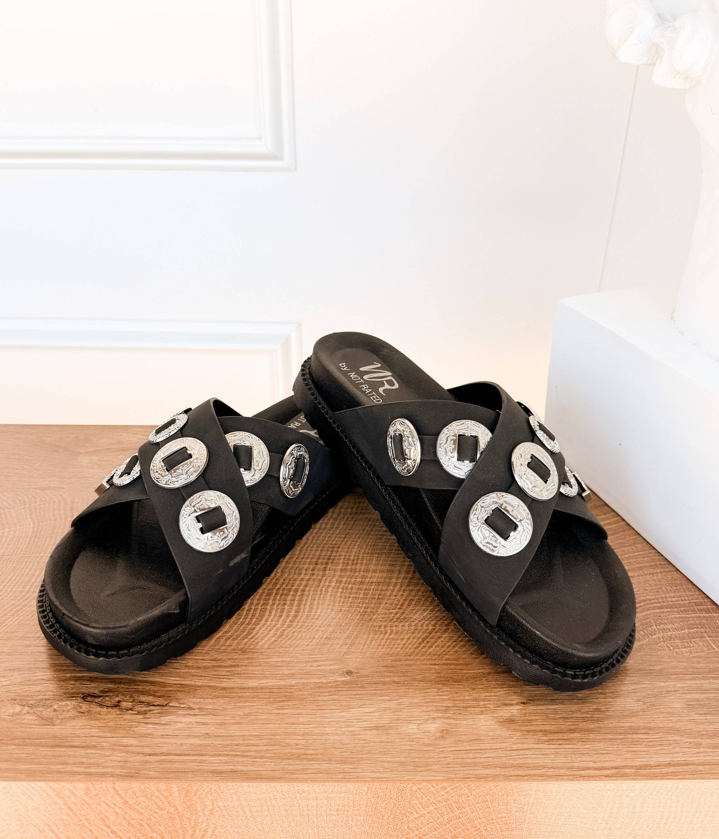 Calanthe Western Concho Sandal in Black: 8