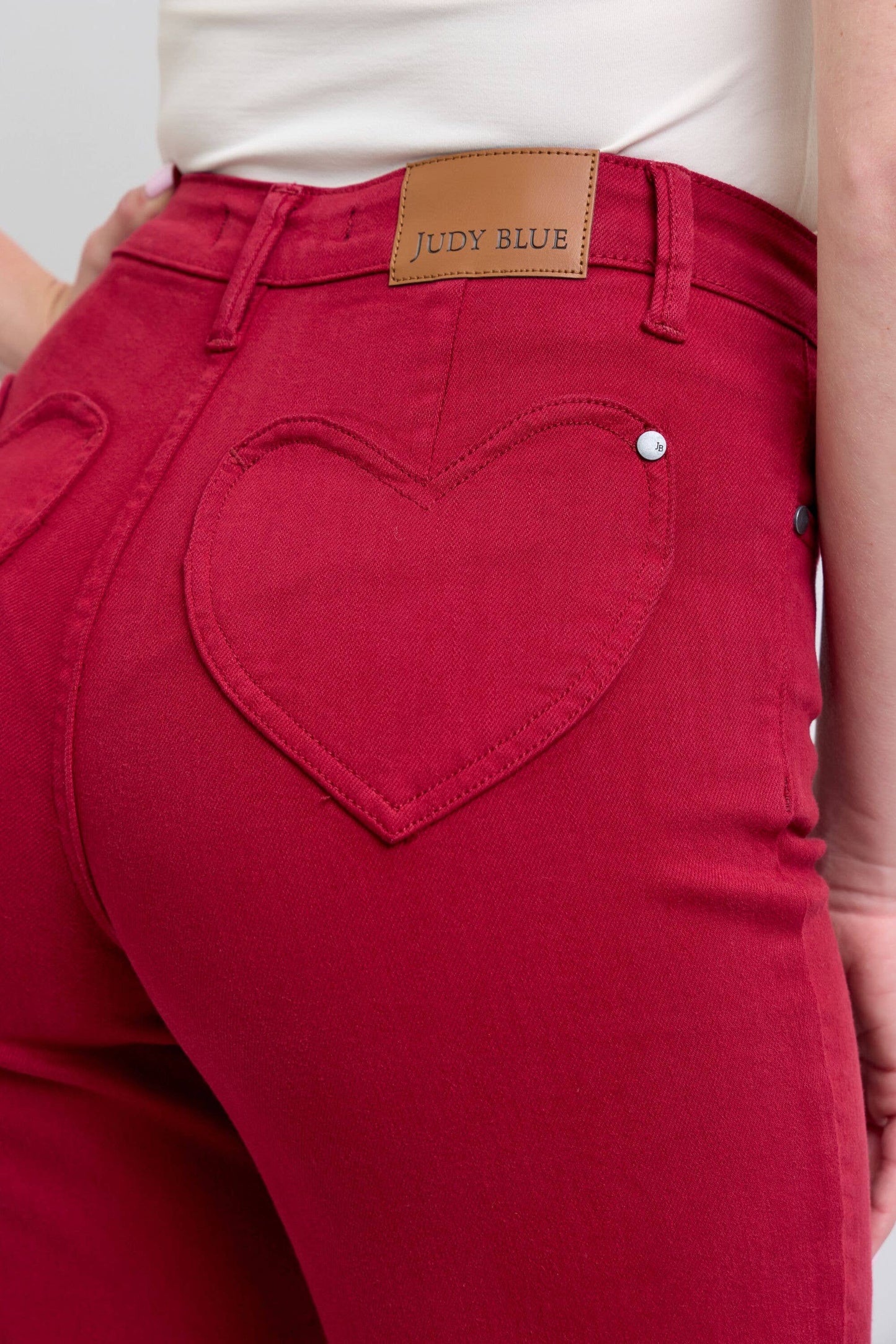 Heart Shaped Back Pockets High Waisted 90's Straight: Scarlet